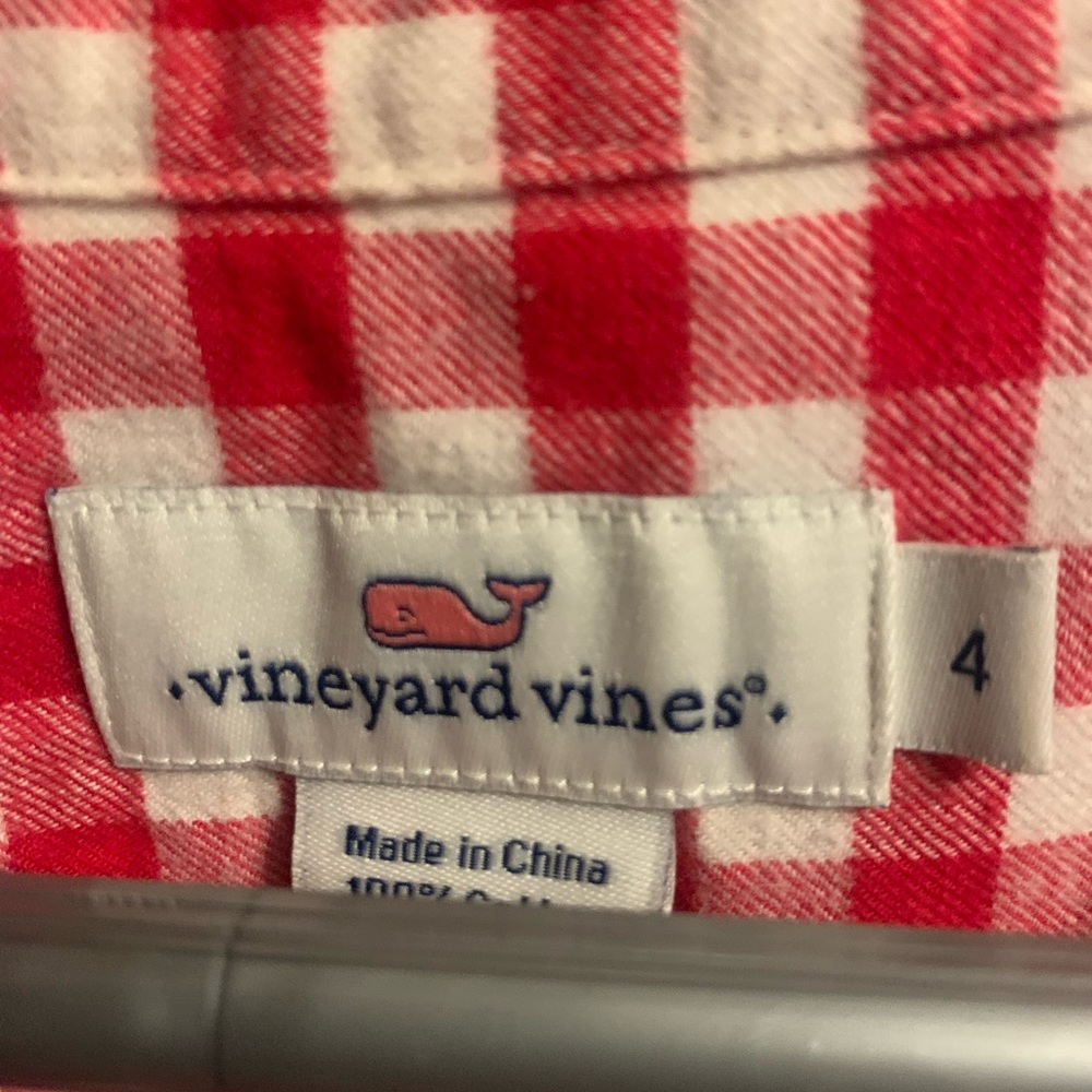 Vineyard Vines top